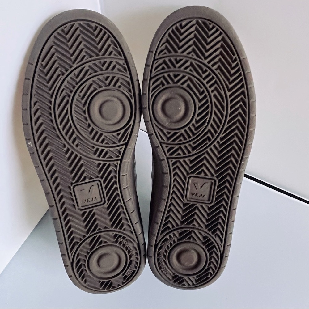 Veja V-90 ZZ O.T. Leather Sneaker - Picture 6 of 7
